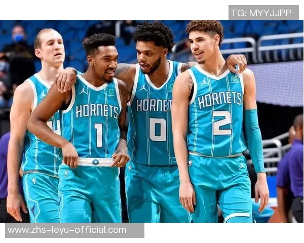 尼克斯与黄蜂激战正酣球迷期待精彩对决再续传奇