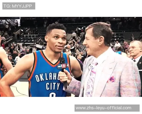 雷霆勇士第三场激战回顾球星表现与战术分析全景解读